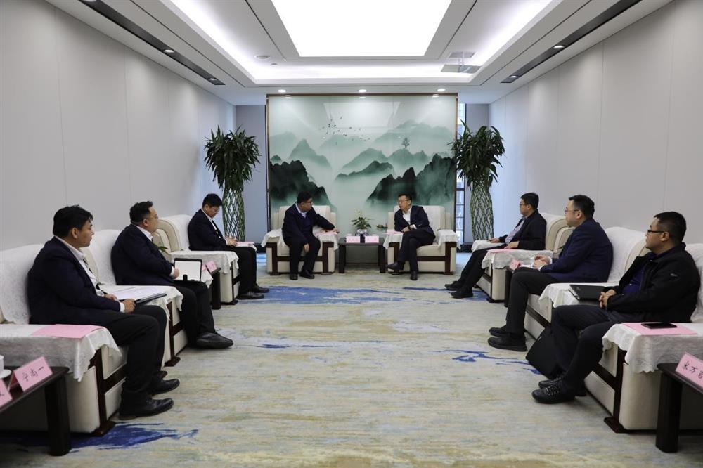 深化銀企合作！ 威海銀行濟(jì)南分行一行到產(chǎn)發(fā)集團(tuán)洽談合作